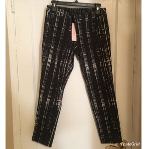 BANANA REPUBLIC Sloan fit low-rise slacks. W/tags